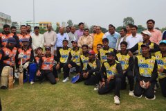 anushka-trust-cricket-1