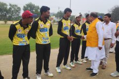 anushka-trust-cricket-3