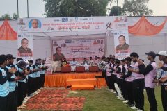 anushka-trust-cricket-4