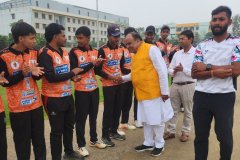 anushka-trust-cricket-6